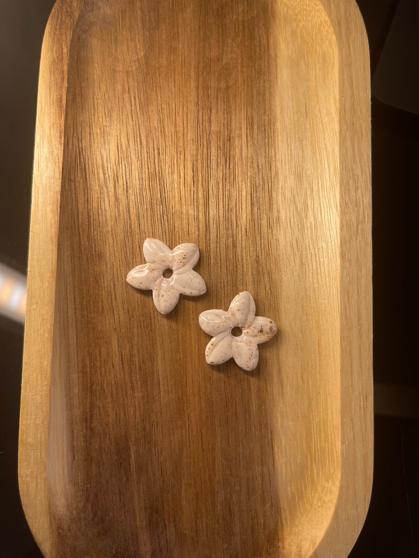 Boucles interchangeables " fleur frangipane " seules